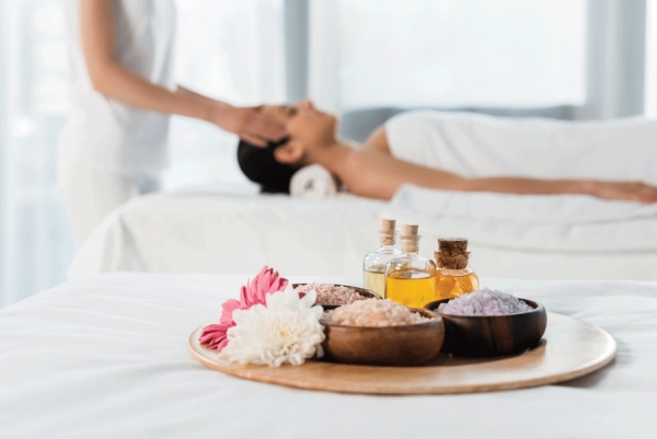 Nourishing Blends: Invigorating the Senses with Aromatherapy