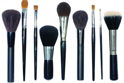 Cleaning Makeup Brushes in 4 Easy Steps