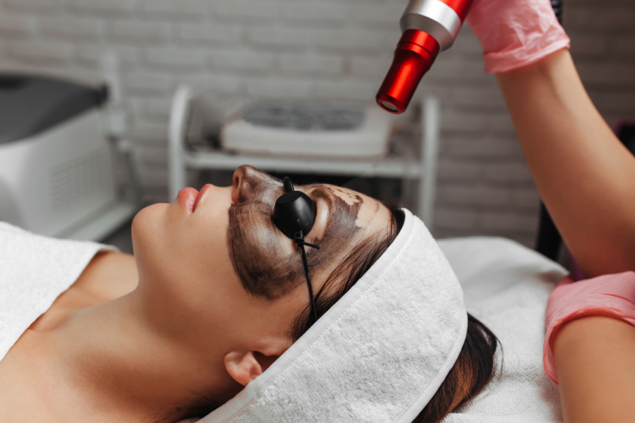 One-Size-Fits-Most: The Carbon Peel Facial