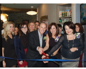 The newest spa to the Buffalo, NY area, Trés Auraé Spa, celebrated their official grand opening alongside 300 guests and Lydia Sarfati, Repêchage’s CEO and founder.