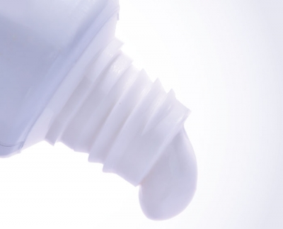 Skin Care MYTHS: Toothpaste treats spots.