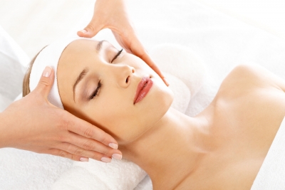 Cleaning Cures: Facial Massage for Allergies