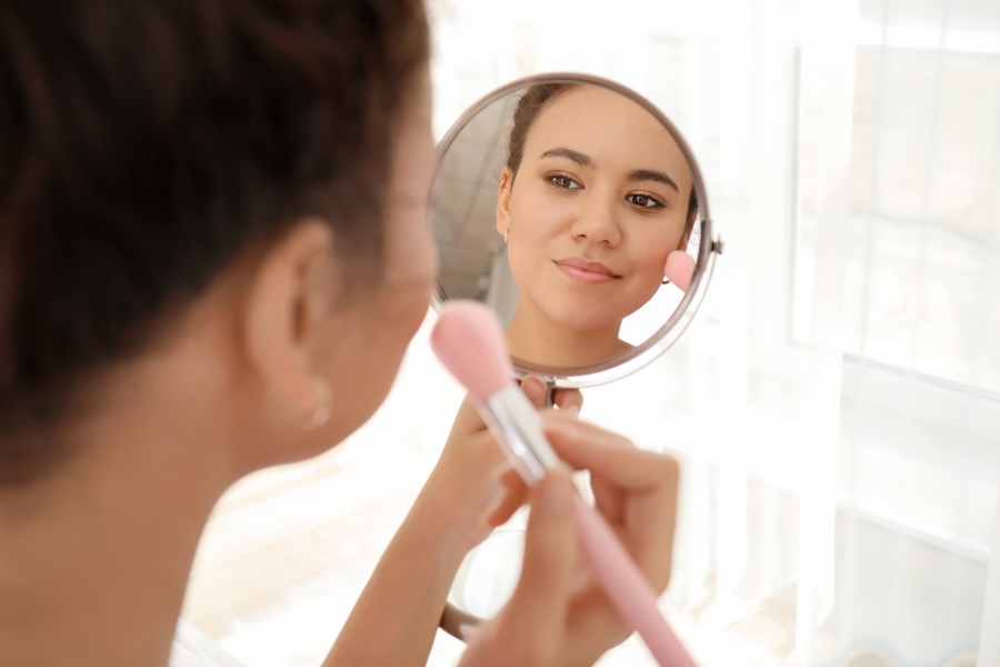 Treating Teenage Acne: Acne Cosmedica &amp; Best Makeup Practices