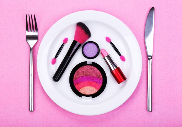 Make Money with Makeup: 4 Easy Ways to Boost the Bottom Line