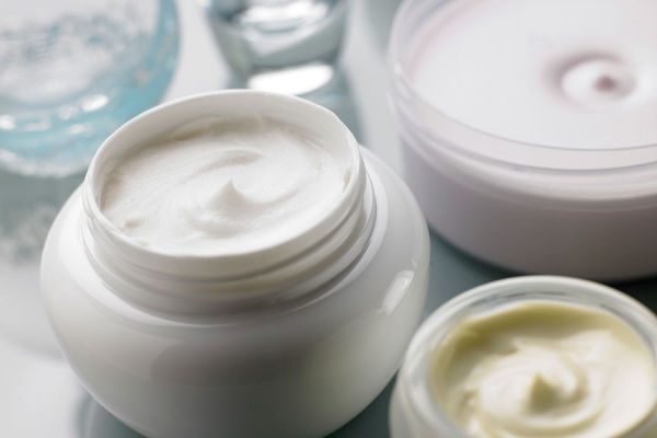 Amazing Actives: Potent Ingredients Commonly Found in Anti-Aging Products