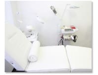 white-room