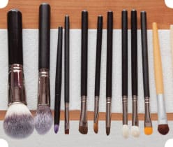 cleaning-make-up-brushes