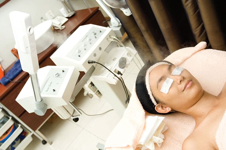 Fact or Fiction: Steam opens up pores.